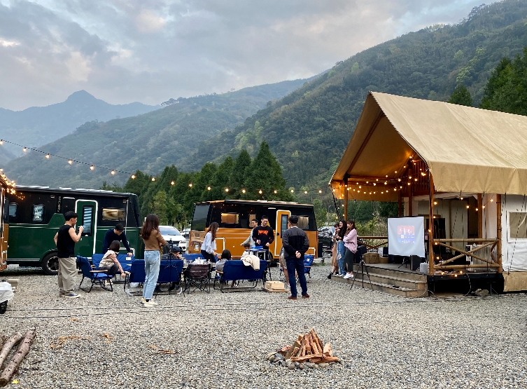睡到自然醒→早午餐→營地放鬆休息、或周邊走走→ 返程回家(13:00前)